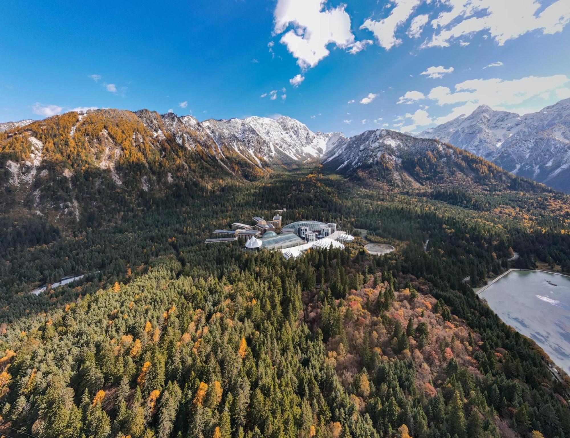 Intercontinental Resort Jiuzhai Paradise By Ihg Цзючжайгоу Экстерьер фото